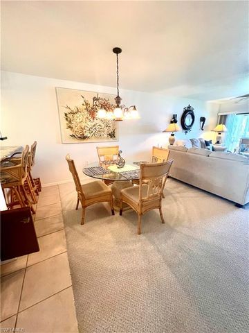 4240 Chantelle DR B103, Naples, FL 34112