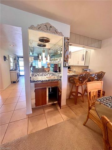 4240 Chantelle DR B103, Naples, FL 34112