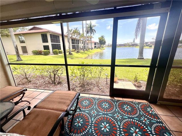4240 Chantelle DR B103, Naples, FL 34112