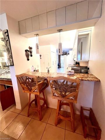 4240 Chantelle DR B103, Naples, FL 34112