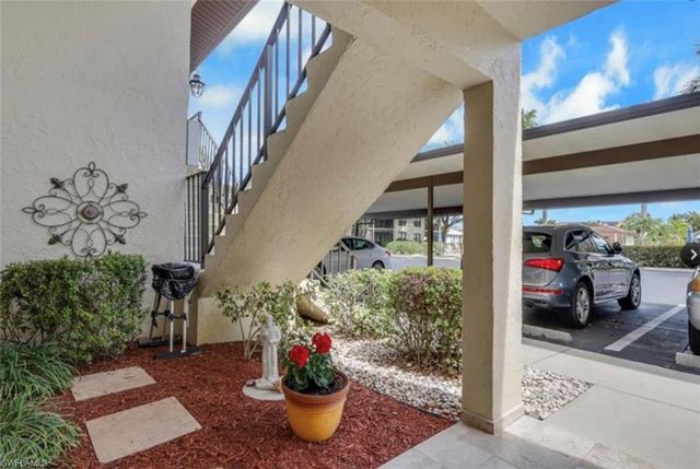 4240 Chantelle DR B103, Naples, FL 34112