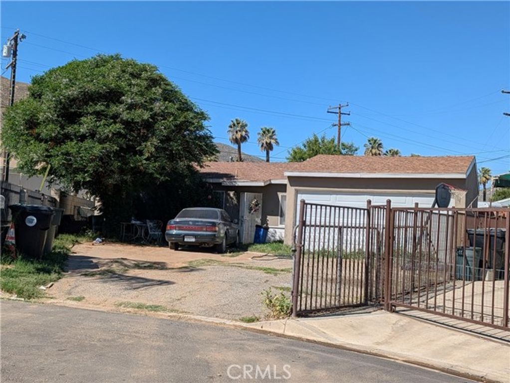 5673 Bella, Jurupa Valley, CA 92509