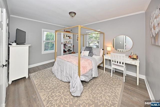 2 Youngs Place, Saddle Brook, NJ 07663
