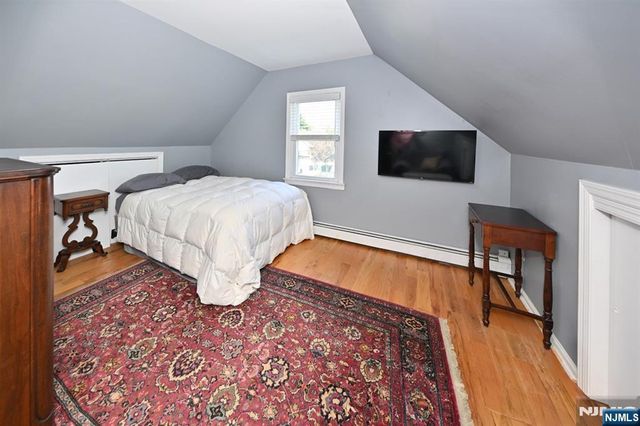 2 Youngs Place, Saddle Brook, NJ 07663