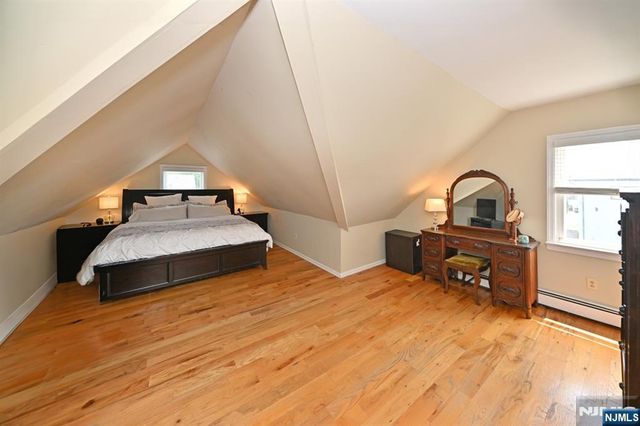 2 Youngs Place, Saddle Brook, NJ 07663