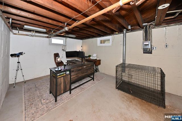 2 Youngs Place, Saddle Brook, NJ 07663