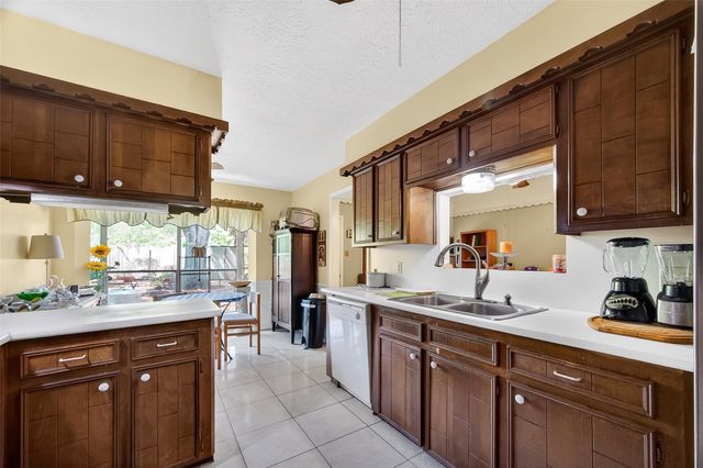 4606 Chaparral Drive, Baytown, TX 77521