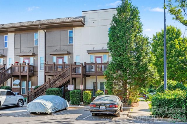 1032 Skyline View Way, Charlotte, NC 28204