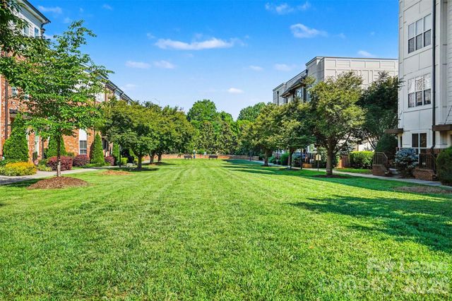 1032 Skyline View Way, Charlotte, NC 28204
