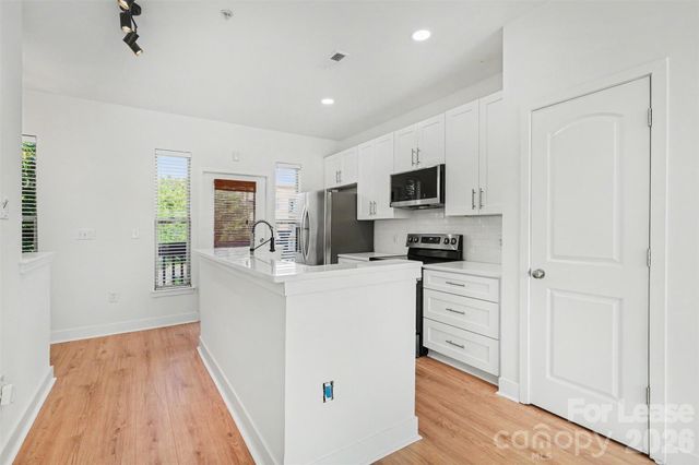 1032 Skyline View Way, Charlotte, NC 28204