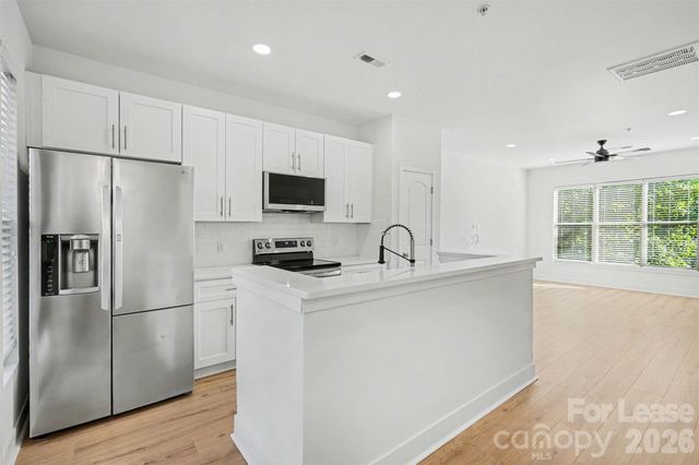1032 Skyline View Way, Charlotte, NC 28204
