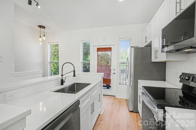1032 Skyline View Way, Charlotte, NC 28204