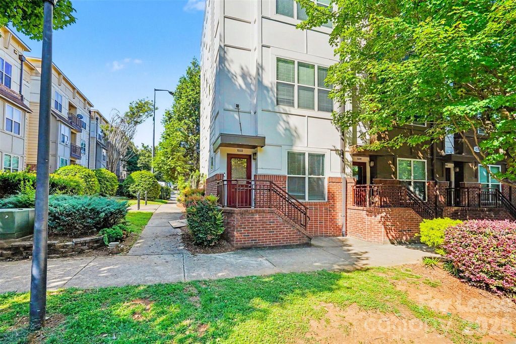 1032 Skyline View Way, Charlotte, NC 28204