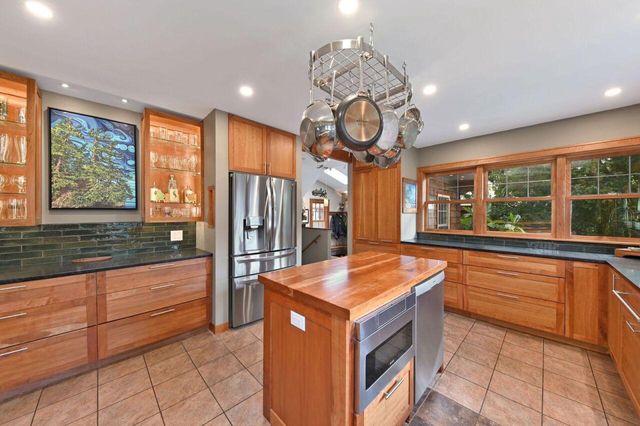 5211 W Wisconsin AVENUE #5217, Milwaukee, WI 53208