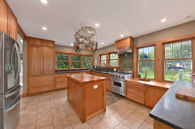 5211 W Wisconsin AVENUE #5217, Milwaukee, WI 53208