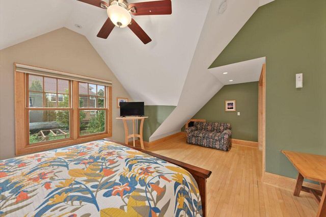 5211 W Wisconsin AVENUE #5217, Milwaukee, WI 53208