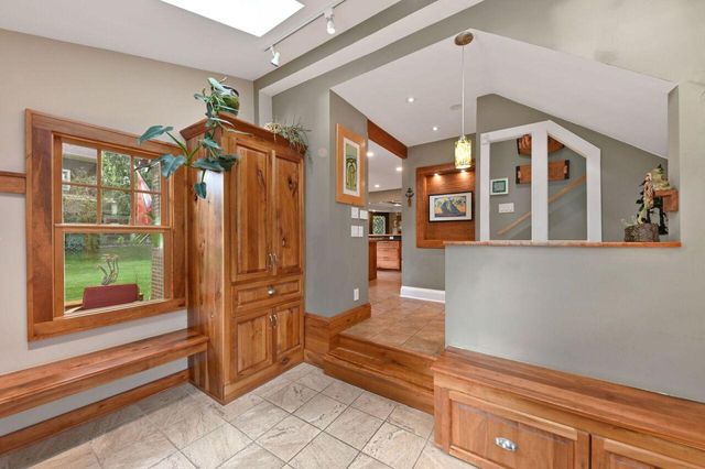 5211 W Wisconsin AVENUE #5217, Milwaukee, WI 53208