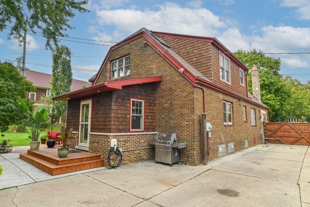 5211 W Wisconsin AVENUE #5217, Milwaukee, WI 53208