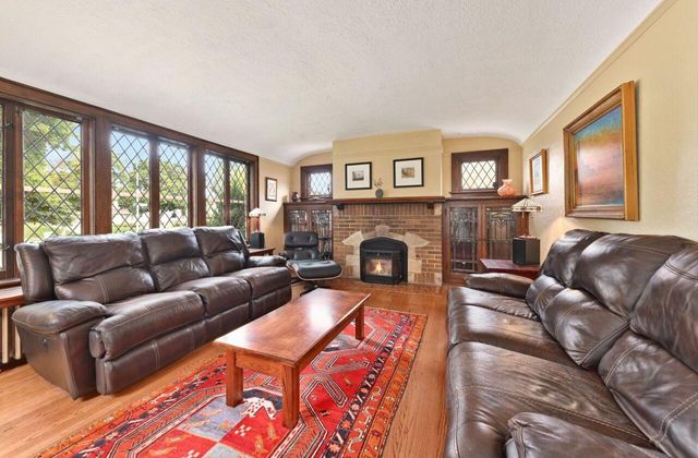 5211 W Wisconsin AVENUE #5217, Milwaukee, WI 53208