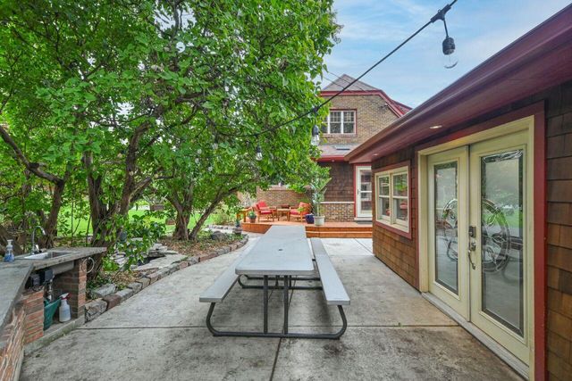 5211 W Wisconsin AVENUE #5217, Milwaukee, WI 53208