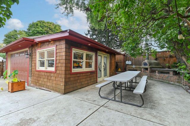 5211 W Wisconsin AVENUE #5217, Milwaukee, WI 53208