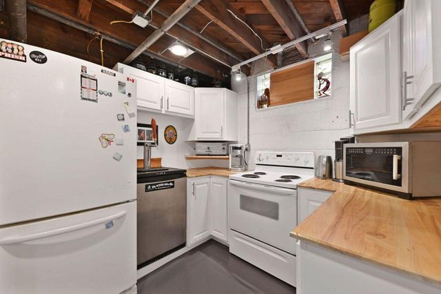 5211 W Wisconsin AVENUE #5217, Milwaukee, WI 53208