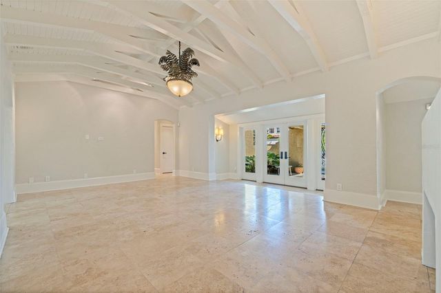 808 BRIGHTWATERS BOULEVARD NE, St Petersburg, FL 33704