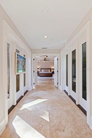 808 BRIGHTWATERS BOULEVARD NE, St Petersburg, FL 33704