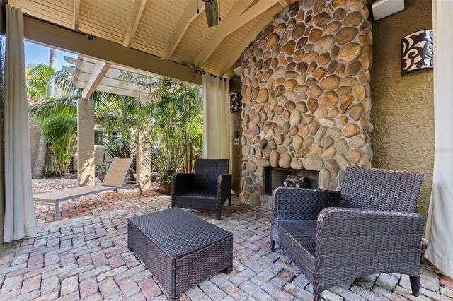 808 BRIGHTWATERS BOULEVARD NE, St Petersburg, FL 33704