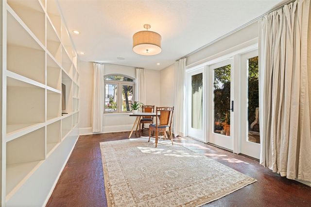 808 BRIGHTWATERS BOULEVARD NE, St Petersburg, FL 33704