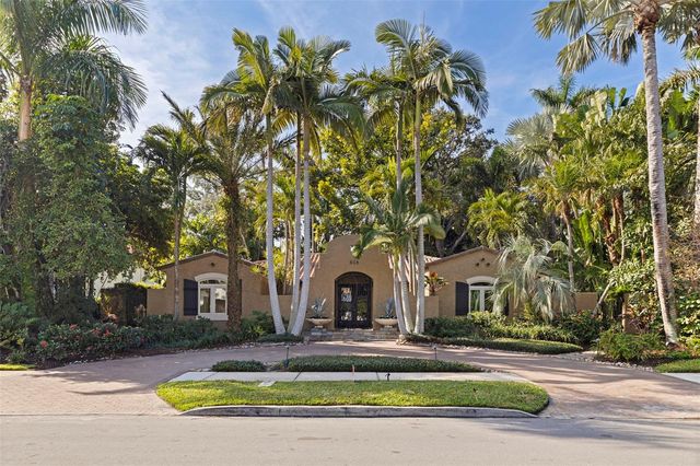 808 BRIGHTWATERS BOULEVARD NE, St Petersburg, FL 33704