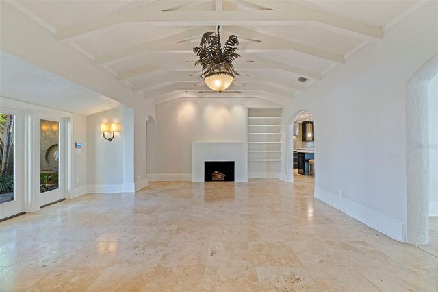 808 BRIGHTWATERS BOULEVARD NE, St Petersburg, FL 33704