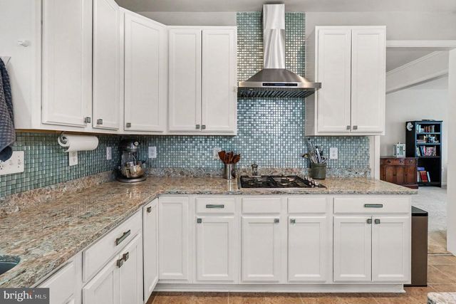 2446 TOWERING OAK CT, Locust Grove, VA 22508