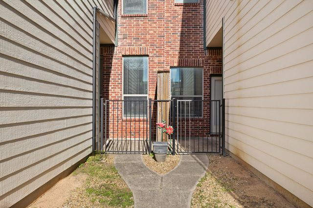 1912 Lantana Lane, Irving, TX 75063