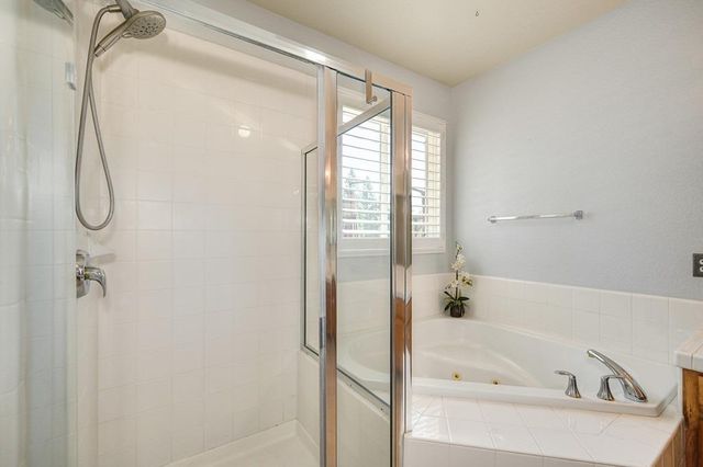 50 Saint Andrews Rd, Valley Springs, CA 95252