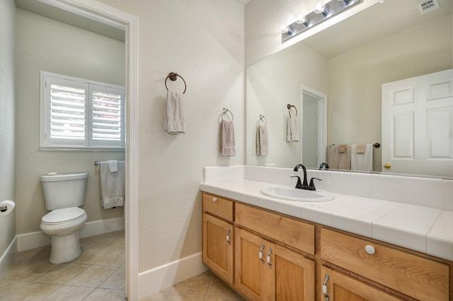 50 Saint Andrews Rd, Valley Springs, CA 95252