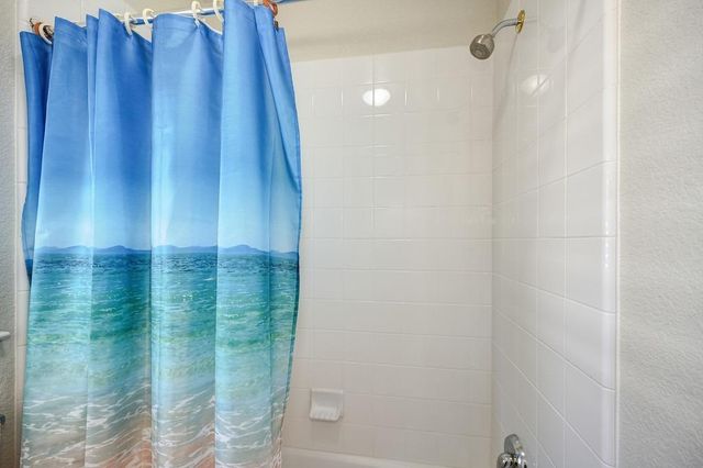 50 Saint Andrews Rd, Valley Springs, CA 95252