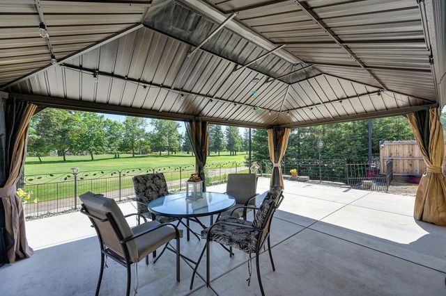 50 Saint Andrews Rd, Valley Springs, CA 95252