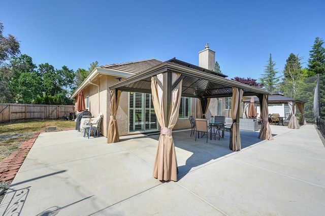 50 Saint Andrews Rd, Valley Springs, CA 95252