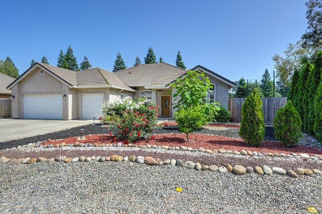 50 Saint Andrews Rd, Valley Springs, CA 95252