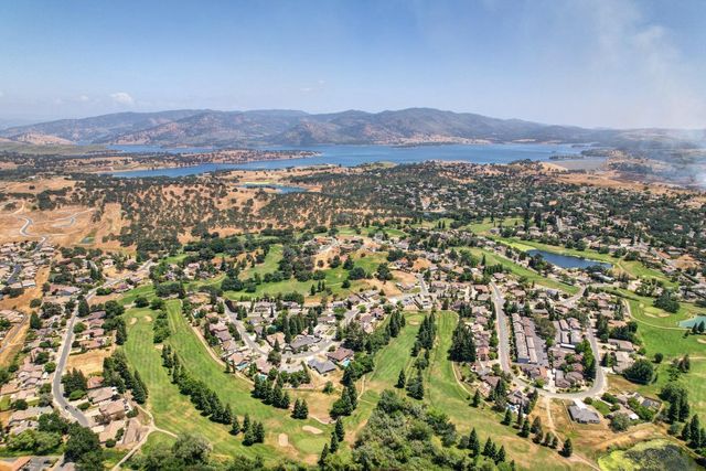 50 Saint Andrews Rd, Valley Springs, CA 95252