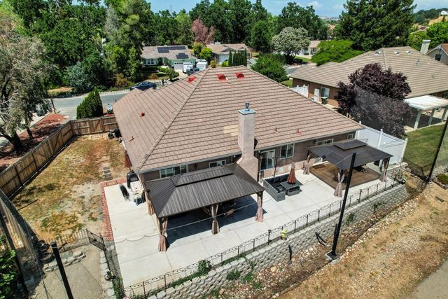 50 Saint Andrews Rd, Valley Springs, CA 95252
