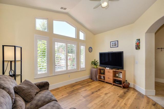 50 Saint Andrews Rd, Valley Springs, CA 95252