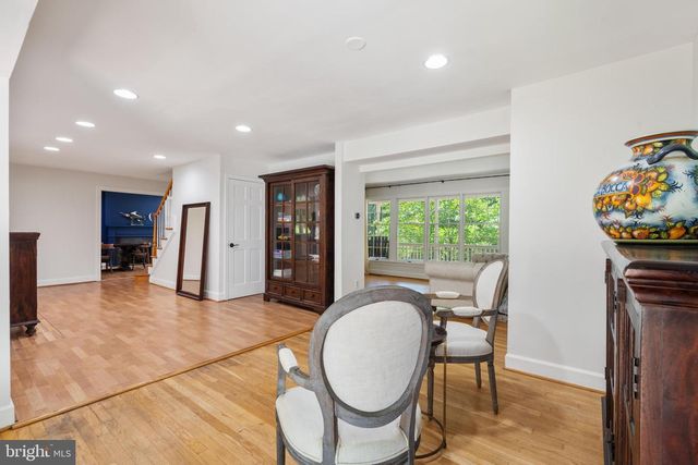 10418 ADEL RD, Oakton, VA 22124