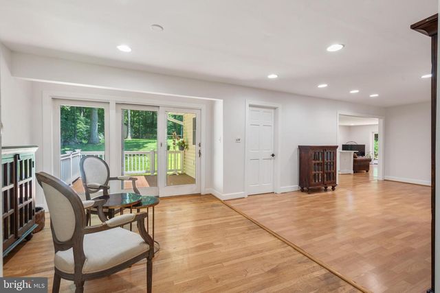 10418 ADEL RD, Oakton, VA 22124