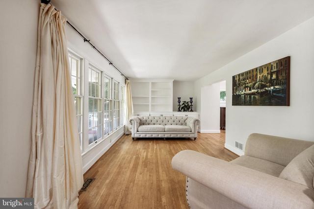 10418 ADEL RD, Oakton, VA 22124