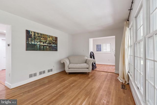 10418 ADEL RD, Oakton, VA 22124