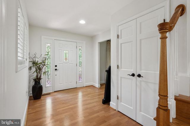 10418 ADEL RD, Oakton, VA 22124