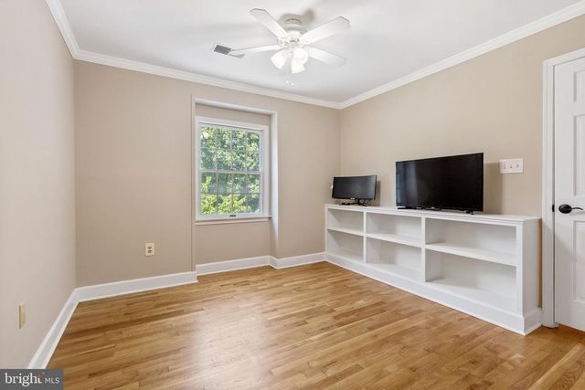 10418 ADEL RD, Oakton, VA 22124