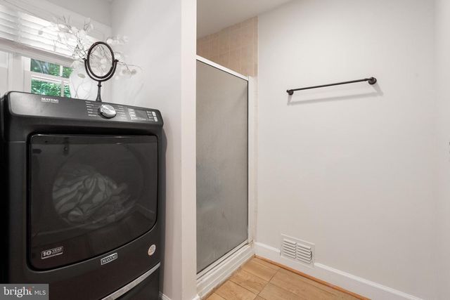 10418 ADEL RD, Oakton, VA 22124